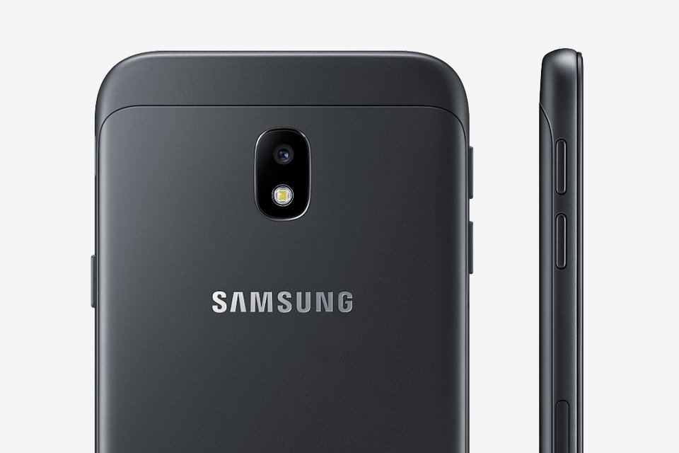 Samsung Idealnie płaska bryła. Aparat niewystający poza obudowę Samsung Idealnie płaska bryła. Aparat niewystający poza obudowę