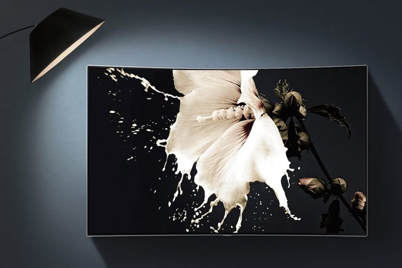 Samsung Q Contrast. Idealny kontrast i w dzień i w nocy Samsung Q Contrast. Idealny kontrast i w dzień i w nocy