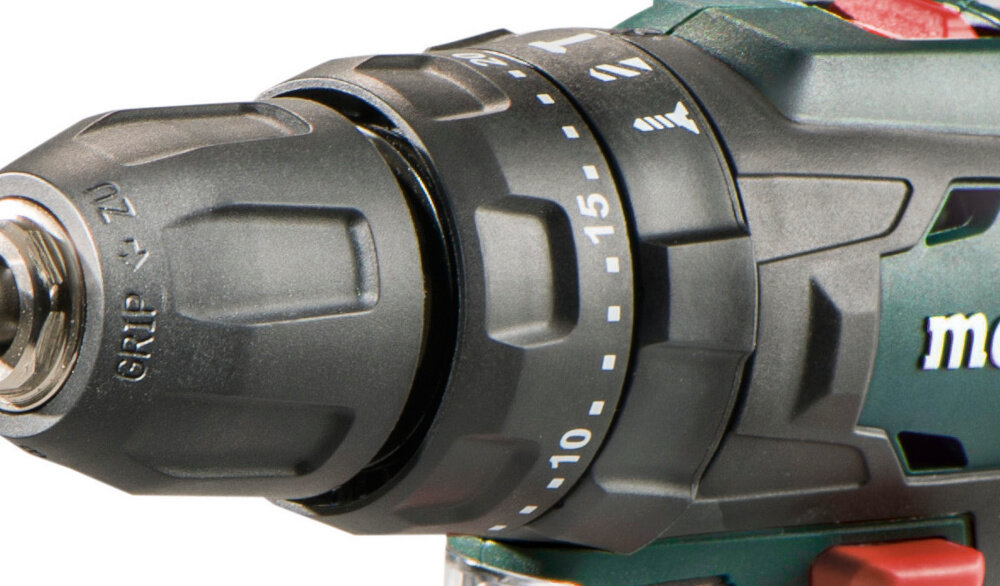 Wiertarko-wkrętarka METABO PowerMaxx BS Basic 600385500 zbliżenie na regulację momentu obrotowego 20-stopniowa regulacja momentu obrotowego + tryb wiercenia dostosowanie sily do roznych materialow i zadan unikniesz uszkodzenia uzyskasz maksymalna moc precyzyjna kontrola komfort uzytkowania