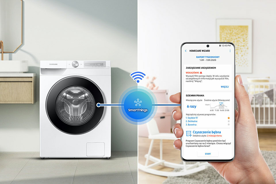 Smartfon z aplikacją SmartThings, który łączy się ze stojącą w innym pokoju pralką Smartfon z aplikacją SmartThings, który łączy się ze stojącą w innym pokoju pralką