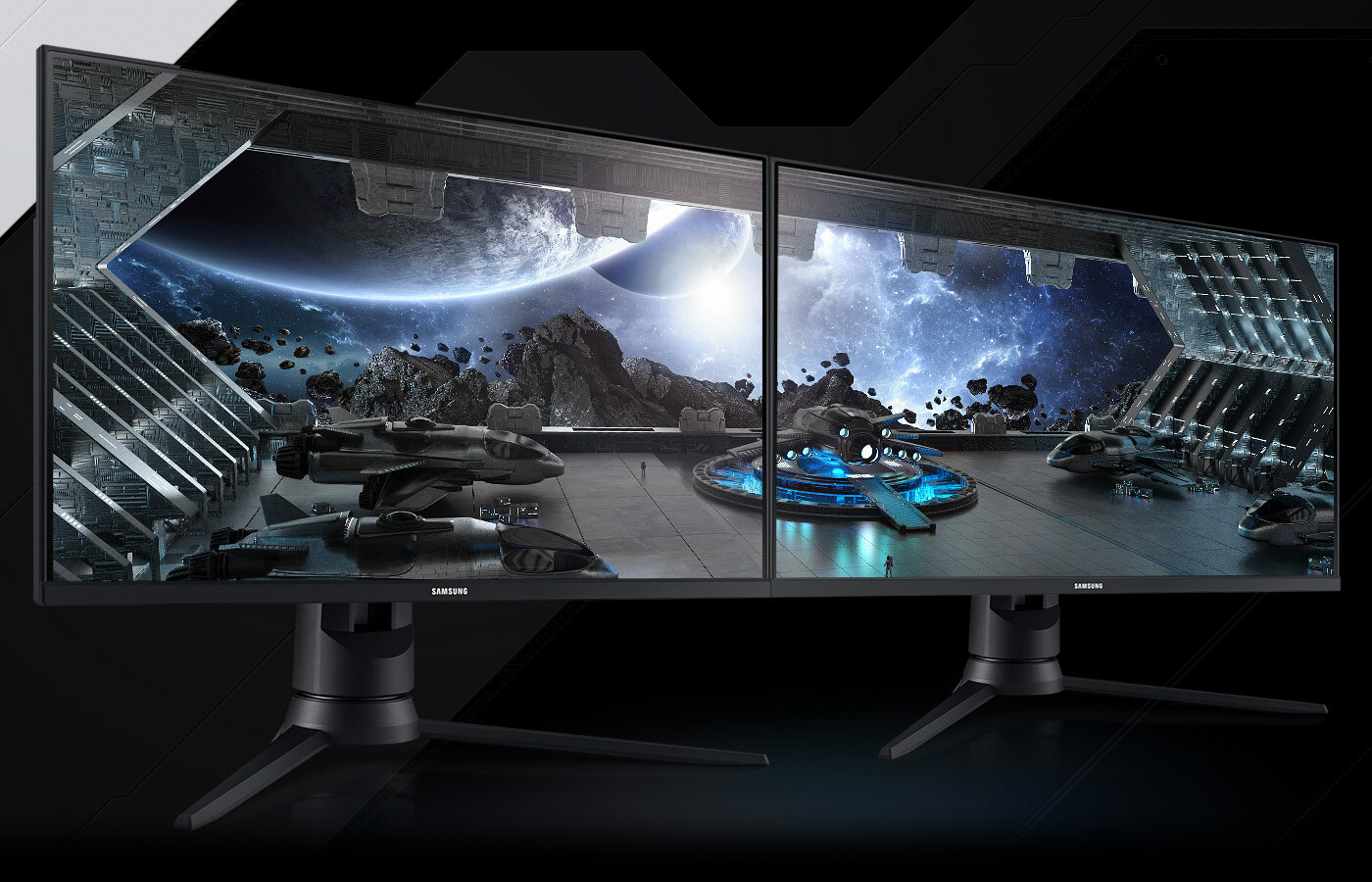 Dwa monitory Samsung obok siebie, obraz tworzy spójną całość Dwa monitory Samsung obok siebie, obraz tworzy spójną całość