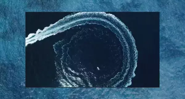 Usłysz każdy szczegół z dźwiękiem podążającym za akcją Usłysz każdy szczegół z dźwiękiem podążającym za akcją