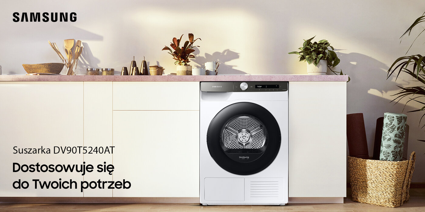 Suszarka Samsung znajduje się w łazience, obok jest biała wisząca szafka Suszarka Samsung znajduje się w łazience, obok jest biała wisząca szafka