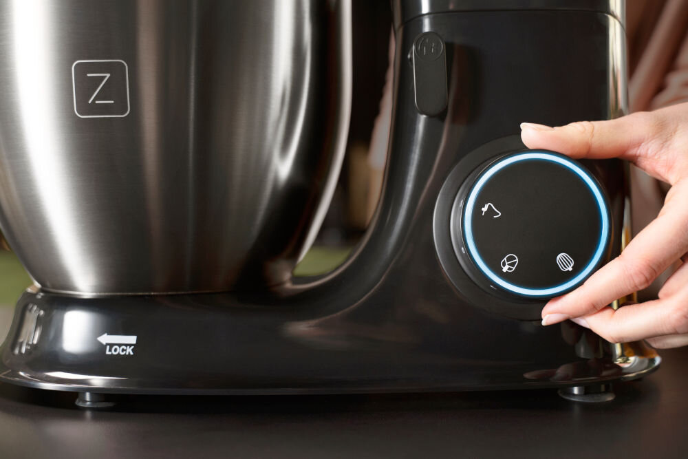 Robot kuchenny planetarny ZEEGMA Planeet Chef (2200W) Podświetlane diody zasilania funkcję praktyczną ułatwienie obsługi czytelnosć intuicyjność działania praktyczne funkcje przemyślana konstrukcja funkcjonalne rozwiązania potrzeby każdej kuchni