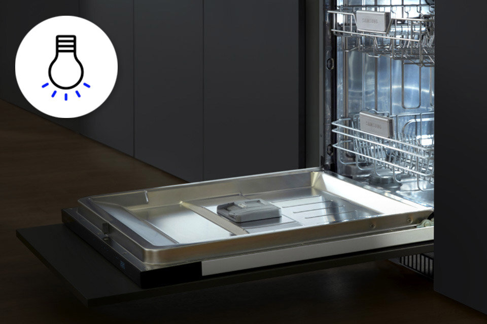 Oświetlenie wnętrza sprawia, że masz pełną i łatwiejszą kontrolę nad układaniem załadunku zmywarki Oświetlenie wnętrza sprawia, że masz pełną i łatwiejszą kontrolę nad układaniem załadunku zmywarki