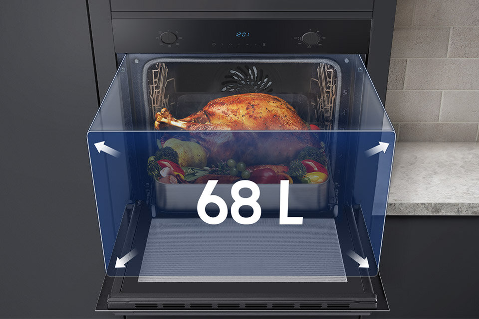 Piekarnik ma dużą pojemność - upieczesz w nim np. indyka na świąteczny obiad Piekarnik ma dużą pojemność - upieczesz w nim np. indyka na świąteczny obiad