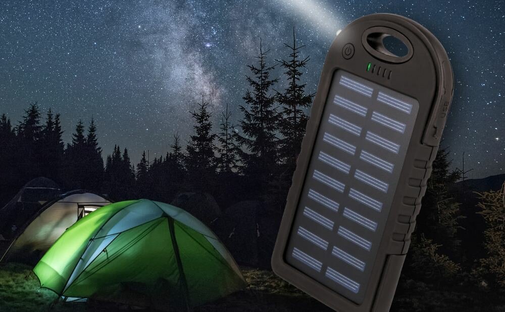 Powerbank solarny SETTY w dzien i w nocy