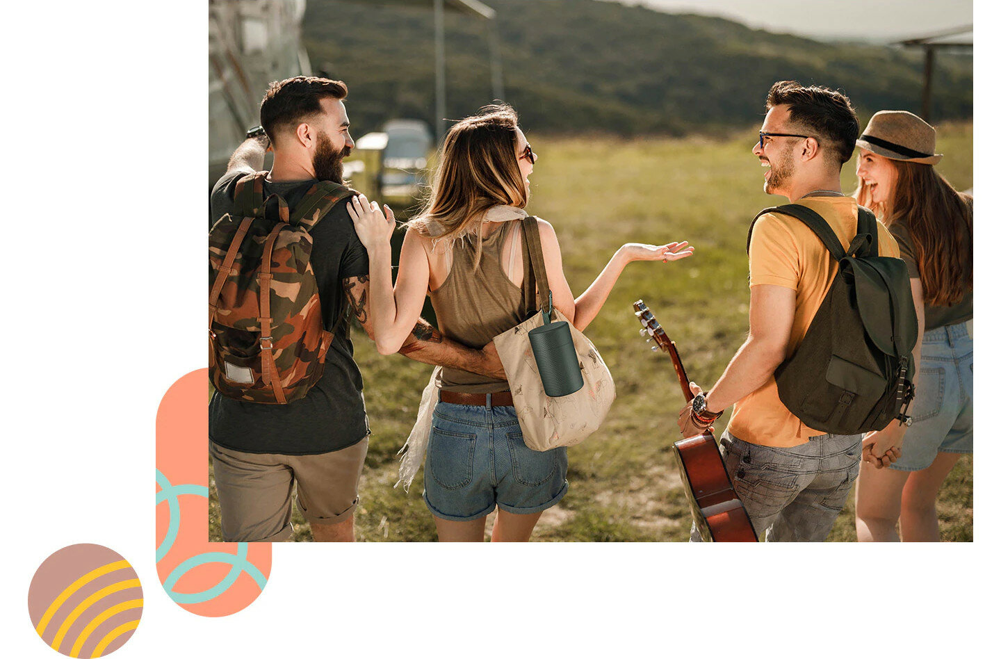 phpjhc5bs pl-feature-carry-the-freestyle-anywhere-you-go-530719017 2 Przyjaciele wybierają się na wycieczkę z plecakami, gitarą i The Freestyle w etui ochronnym. SKU: VG-SCLA00G/XC