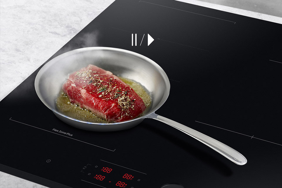 Funkcja pauzy i timer ułatwiają przygotowywanie posiłku i zapewniają większą swobodę Funkcja pauzy i timer ułatwiają przygotowywanie posiłku i zapewniają większą swobodę