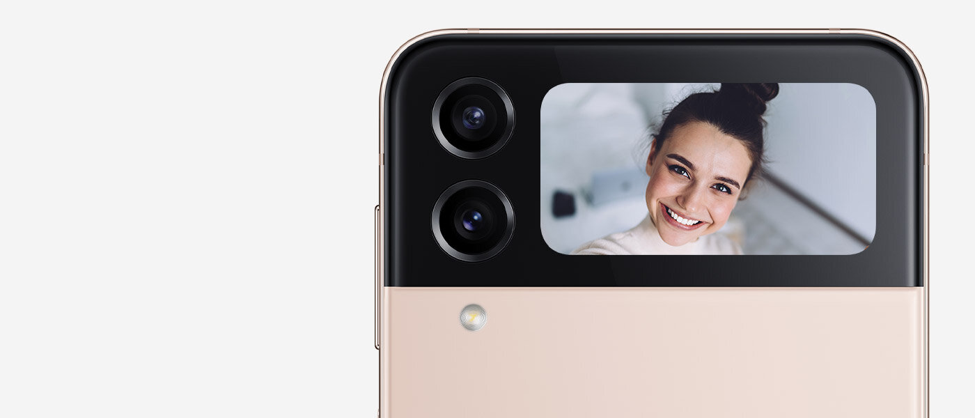 składany smartfon umożliwia szybkie robienie zdjęć nawet przy złożonym telefonie składany smartfon umożliwia szybkie robienie zdjęć nawet przy złożonym telefonie