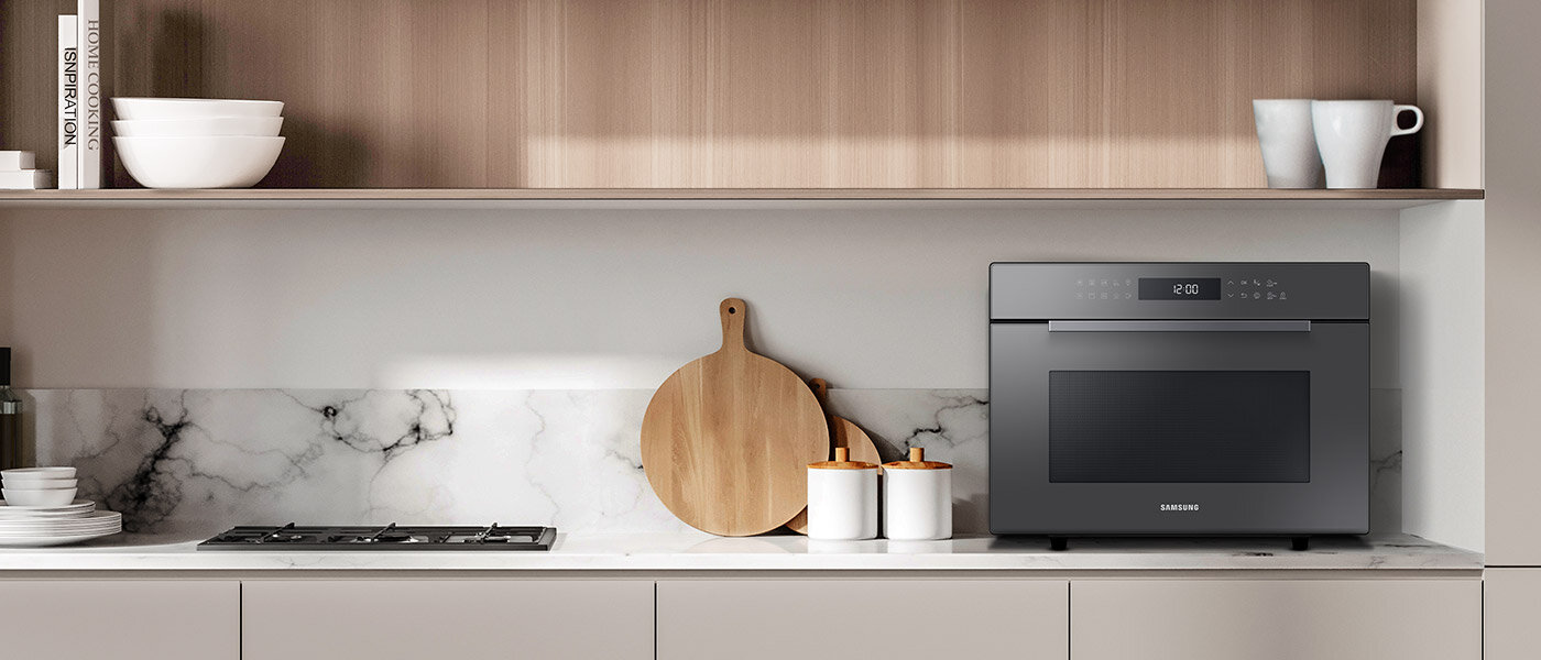Wolnostojąca kuchenka mikrofalowa Samsung MC35R8058CC dopasowana kolorystycznie do pomieszczenia Wolnostojąca kuchenka mikrofalowa Samsung MC35R8058CC dopasowana kolorystycznie do pomieszczenia