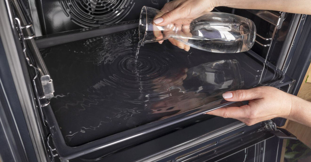 Piekarnik GORENJE BOS67371SYW czyszczenie para AquaClean usunięcie plam tłuszczu