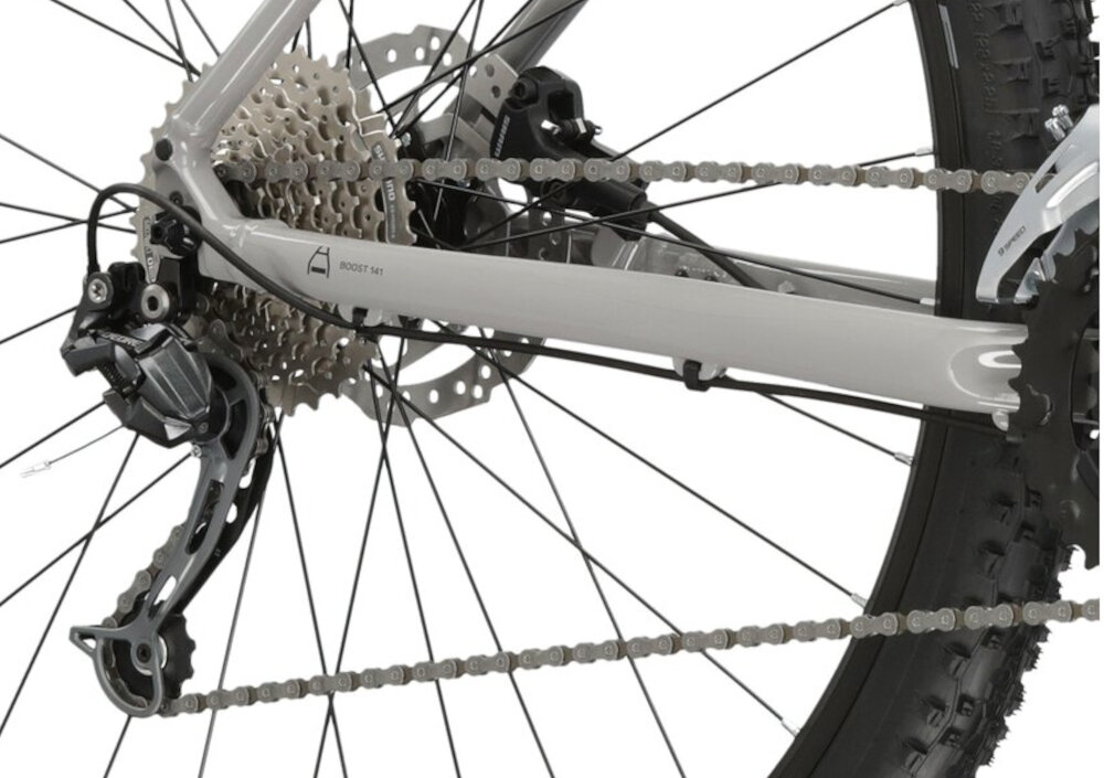 Rower górski MTB KROSS Level 3.0 M17 29 cali męski Szary przednia przerzutka SHIMANO Altus rownomierna plynna latwa zmiana przelozen 10-rzedowy system technologia Shadow przerzutka jest schwana mniej narazona na uszkodzenia tylna przerzutka SHIMANO Alivio ciche dzialanie przerzutki SHIMANO duza wytrzymalosc precyzyjne dzialanie