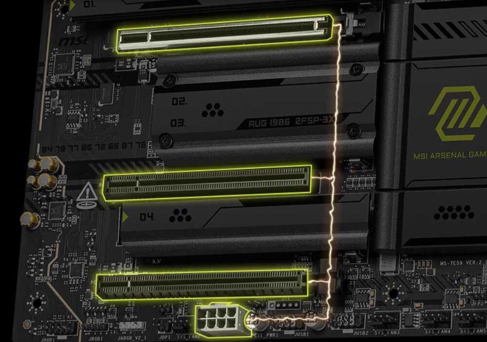 Płyta główna MSI MAG X870E TOMAHAWK WIFI Zbliżenie na sloty PCIe płyty głównej z podświetlonymi krawędziami. Jeden ze slotów wyróżniono, a przy dolnej krawędzi płyty widoczny jest dodatkowy port zasilania PCIe, interfejsy, złącza, dyski M.2