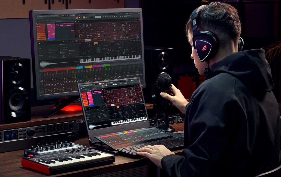 Laptop ASUS Rog Zephyrus Duo 15 SE GX551 - Wirtualny dźwięk