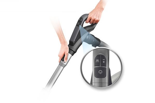 Samsung Rączka wielofunkcyjna. Wygodne sterowanie bez konieczności schylania Samsung Rączka wielofunkcyjna. Wygodne sterowanie bez konieczności schylania