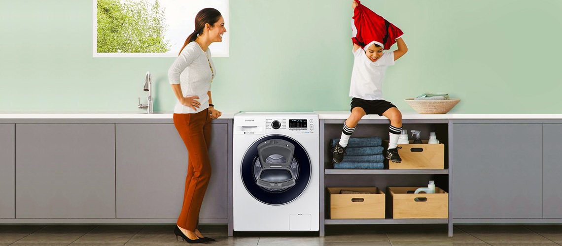 Widok kuchni z pralka