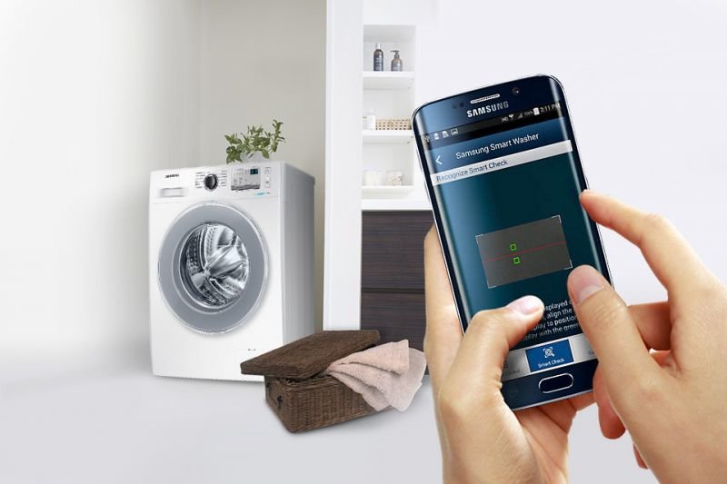 Samsung
Smart
Check.
Inteligentne
wsparcie
dla
Twojej
wygody Samsung
Smart
Check.
Inteligentne
wsparcie
dla
Twojej
wygody