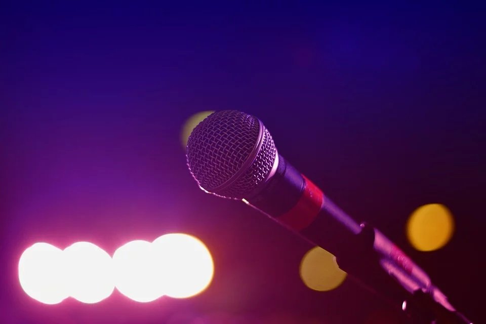 Zestaw karaoke - śpiewanie w domu i w plenerze | Poradnik Media Expert