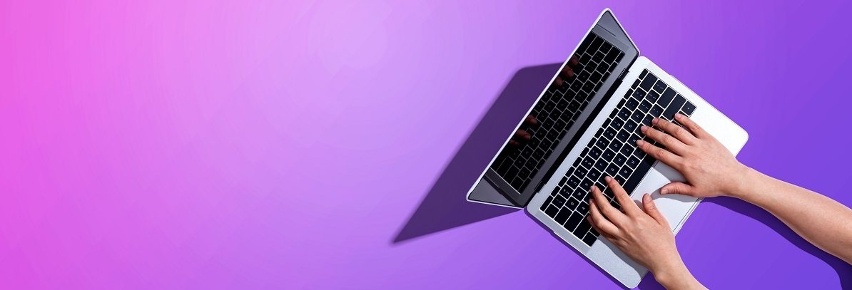 Mini laptop - dlaczego warto kupić małego laptopa? | Poradnik Media Expert
