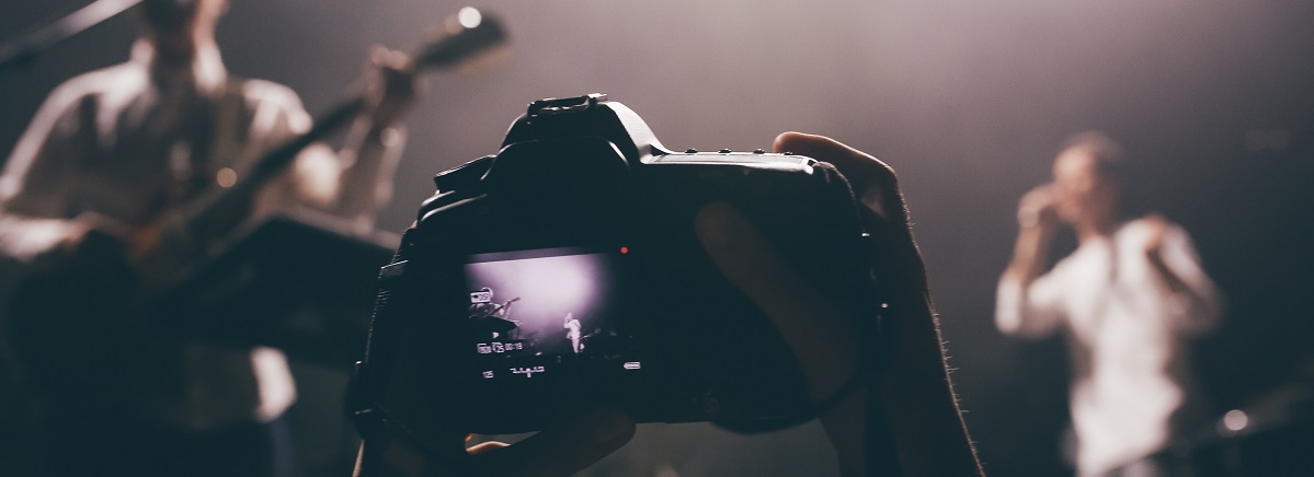Fotografia koncertowa – jak robić zdjęcia na koncertach? | Poradnik Media  Expert