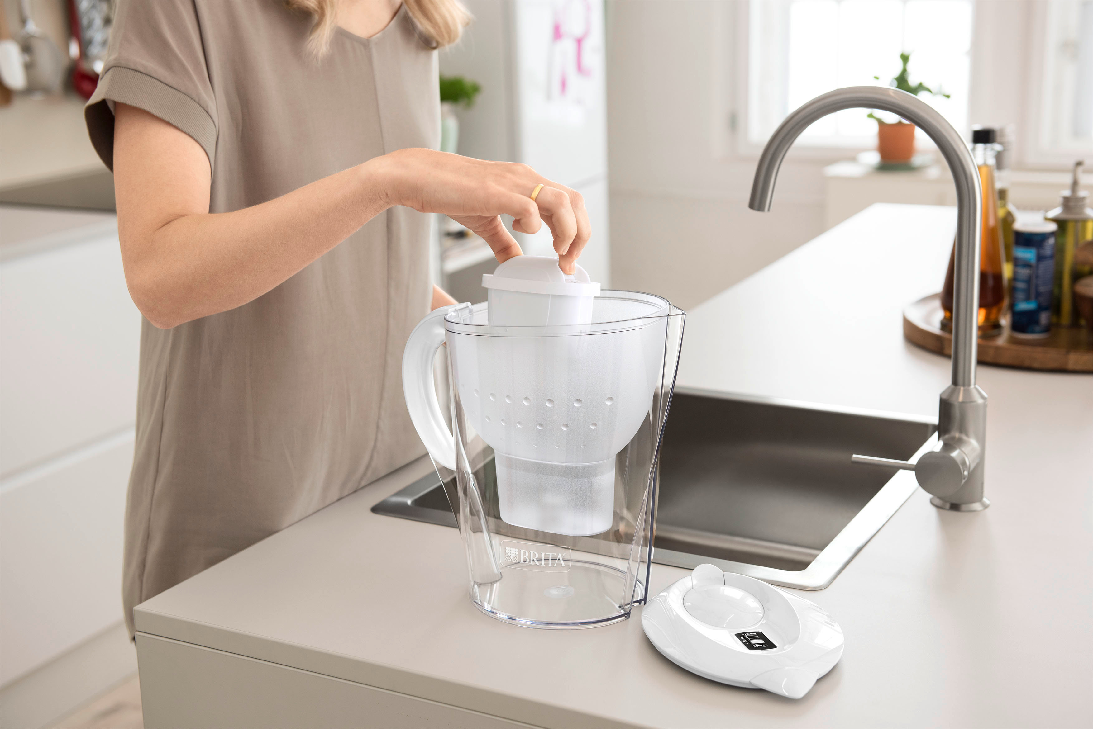 BRITA Aluna XL Biały + wkład Maxtra Pure Performance Dzbanek filtrujący -  niskie ceny i opinie w Media Expert