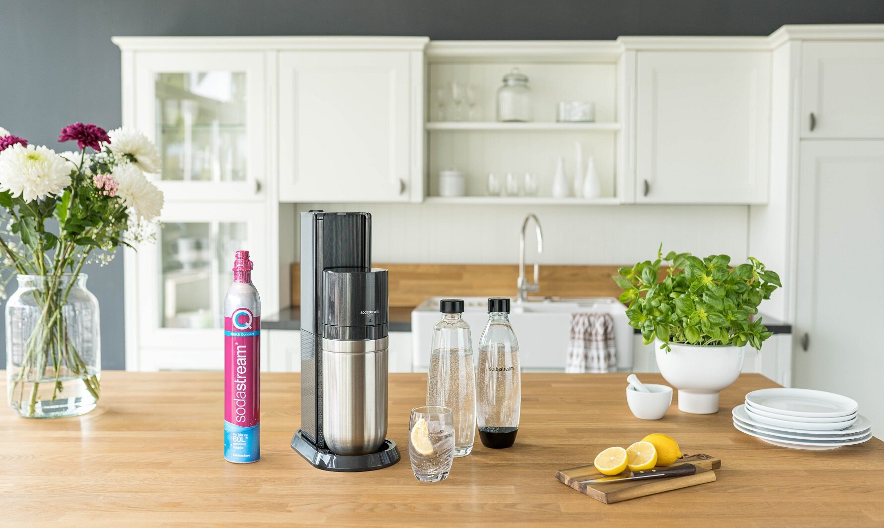 SODASTREAM Duo Czarny + 2 butelki Saturator - niskie ceny i opinie w Media  Expert