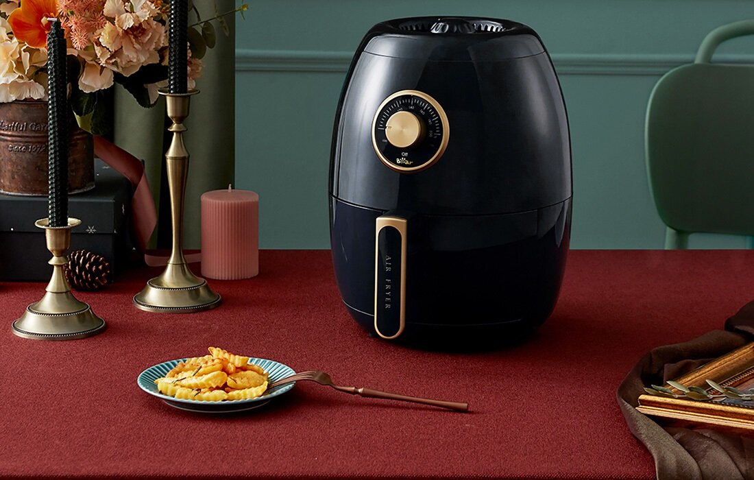 https://www.mediaexpert.pl/media/cache/resolve/gallery/images/39/3956010/Frytkownica-beztluszczowa-BEAR-A19A-Air-Fryer-Czarny-lifestyle-7.jpg